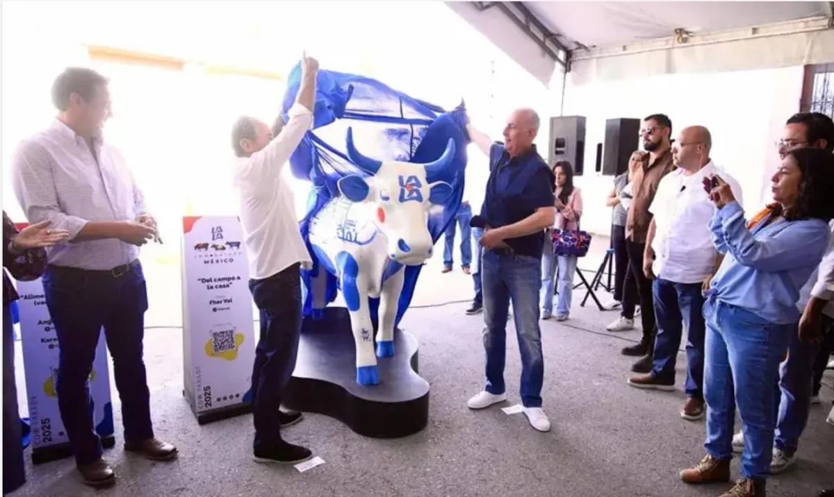 Arte y tradición se fusionan en Torreón con la llegada del CowParade 2025