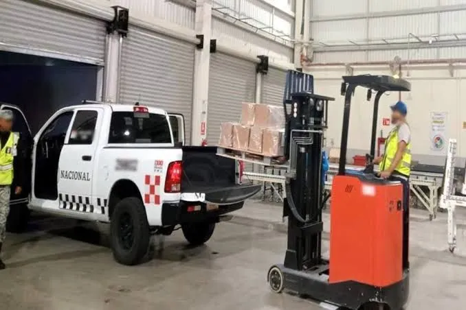 Aseguran 10 kilos de metanfetamina en el AIFA; su valor supera los 2.7 millones de pesos