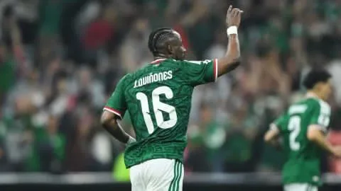 Julián Quiñones iguala a Luis Hernández y ‘Chicharito’ como máximo goleador de México en Mundiales