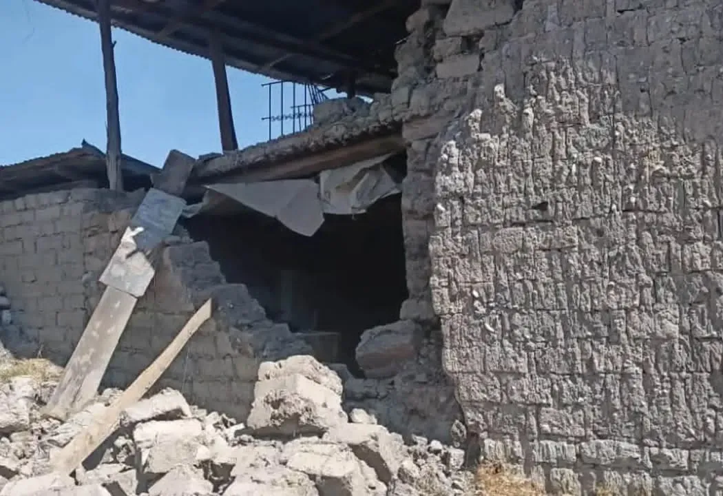 Fuerte sismo de 7.2 sacude Perú; reportan rocas desprendidas y daños en viviendas