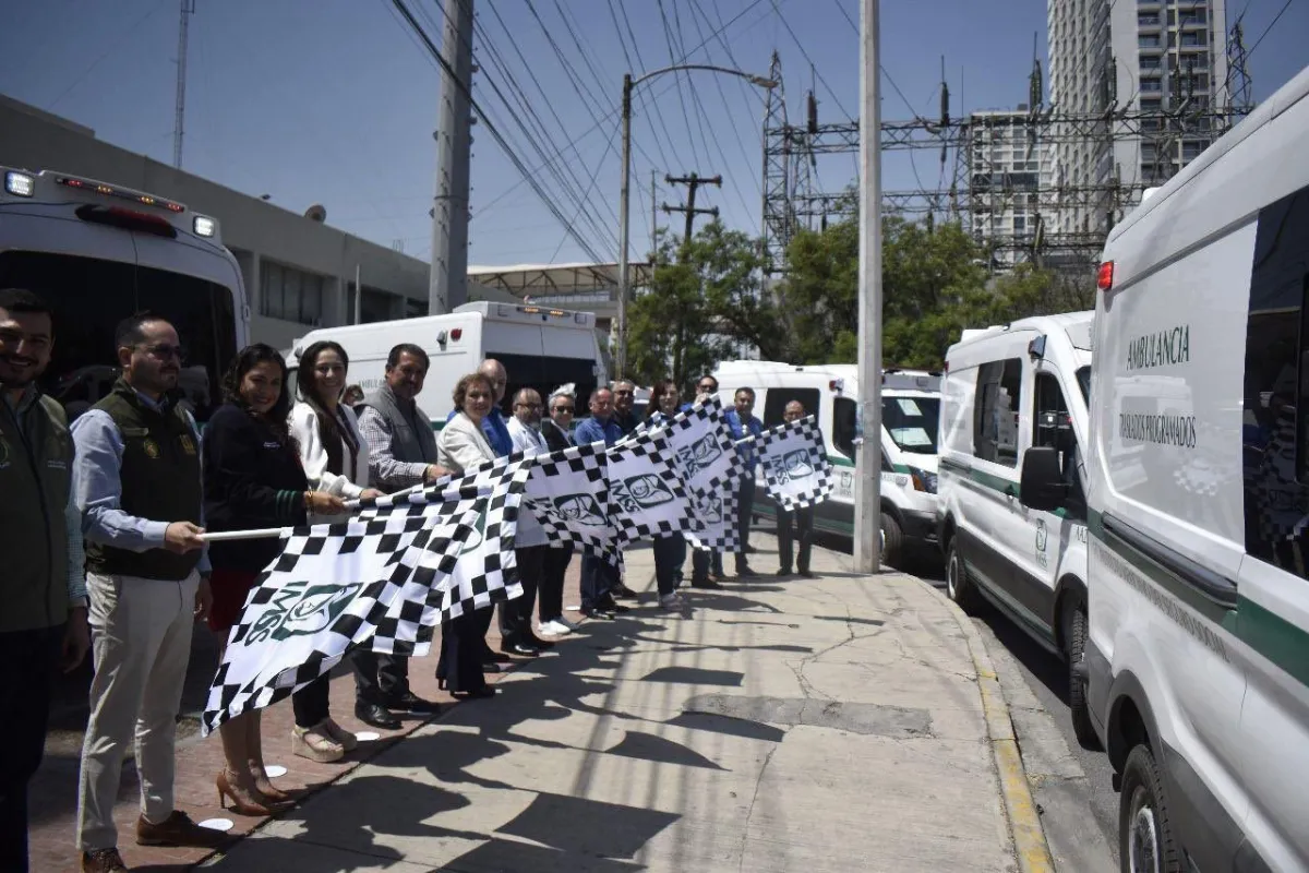 IMSS Nuevo León se fortalece con 33 nuevas ambulancias