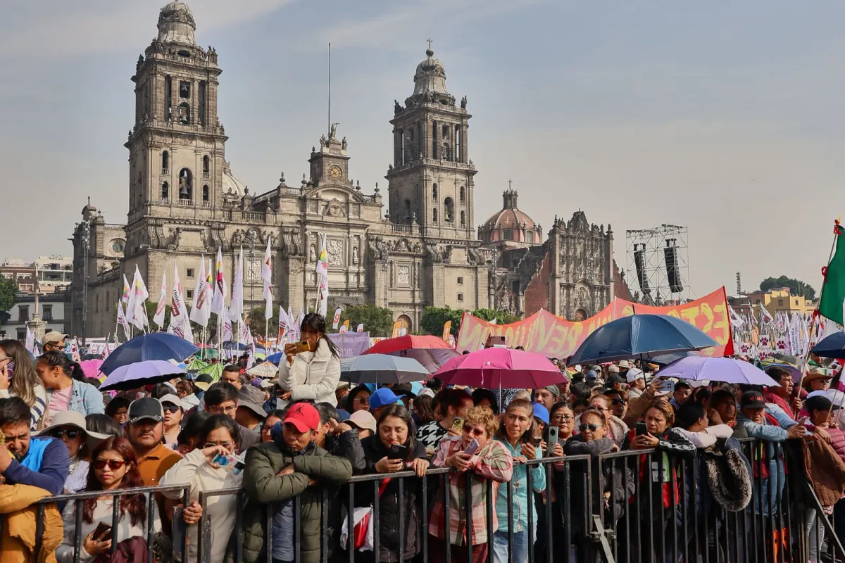 Aficionados insultan a Morena y Sheinbaum durante festejo de Colombia en CDMX