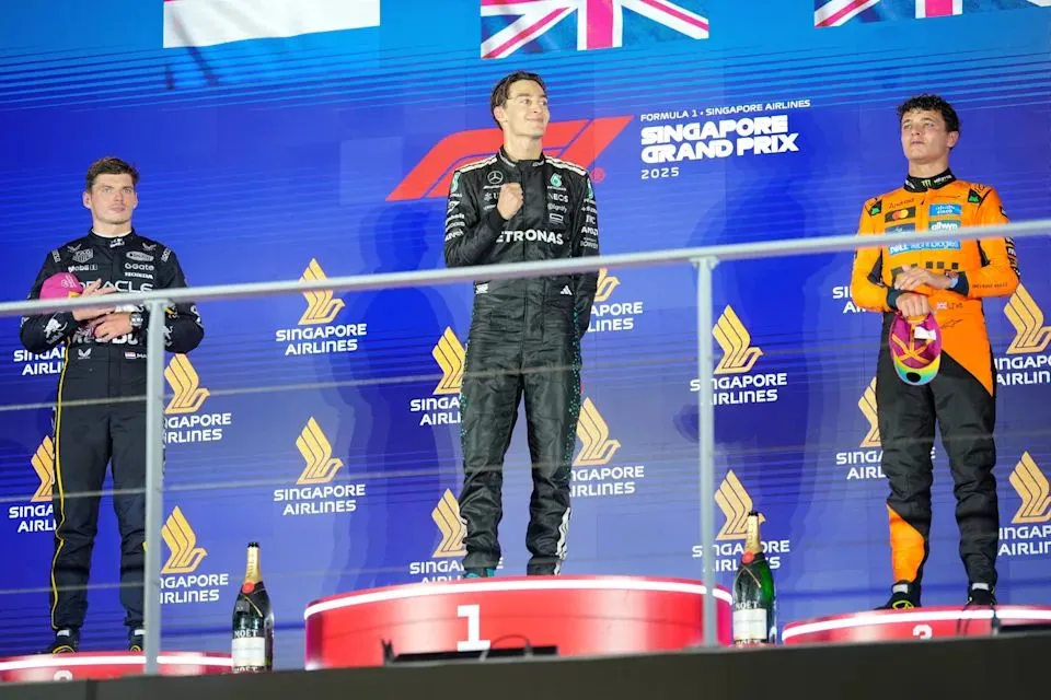 George Russell gana el GP de Singapur; McLaren asegura el título de constructores