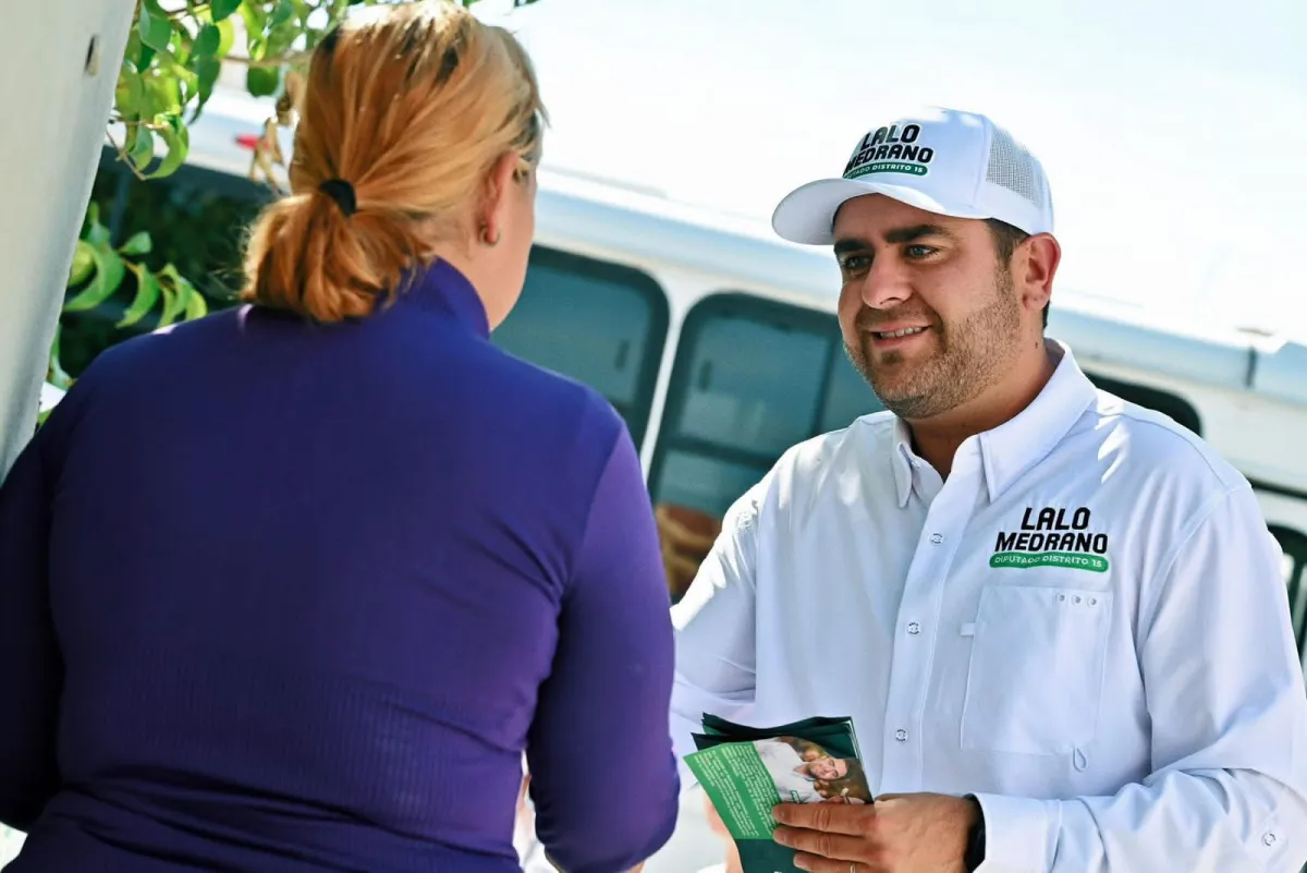 Lalo Medrano sale a las calles y enfoca campaña en problemas reales