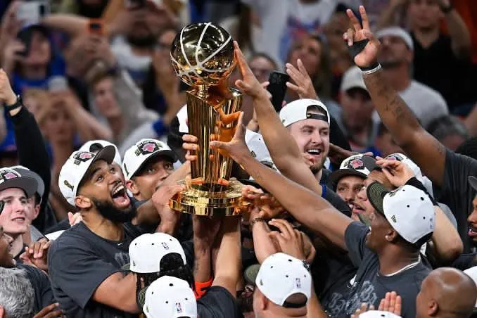 Knicks reciben las llaves de Nueva York tras romper sequía de 53 años y conquistar la NBA