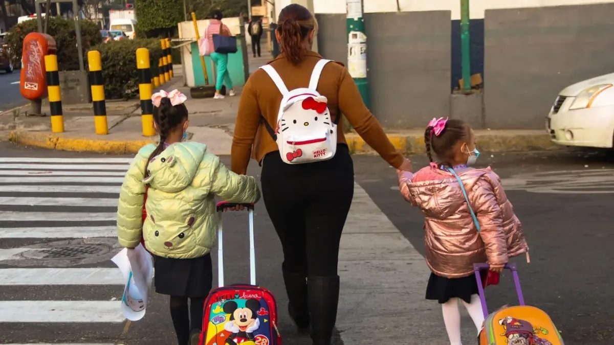 Vacaciones se adelantan: SEP recorta ciclo escolar por calor extremo y Mundial 2026