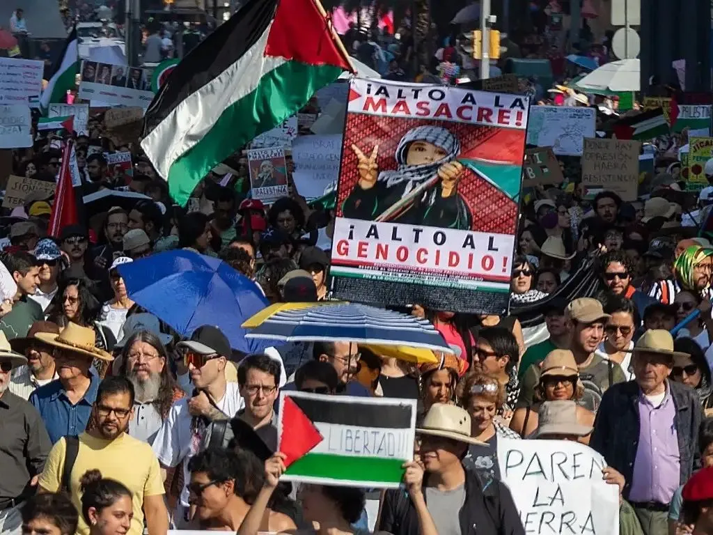 Protesta en CDMX exige romper lazos con Israel tras dos años de guerra en Gaza