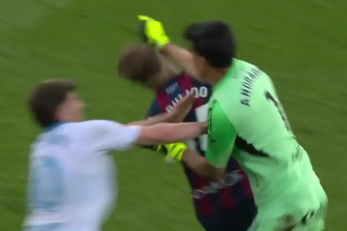 Esteban Andrada agrede a Jorge Pulido tras ser expulsado en partido del Real Zaragoza y desata pelea; enfrentaría fuerte sanción en España