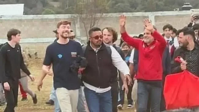 MrBeast y Eugenio Derbez sorprenden con visita a comunidad del Estado de México