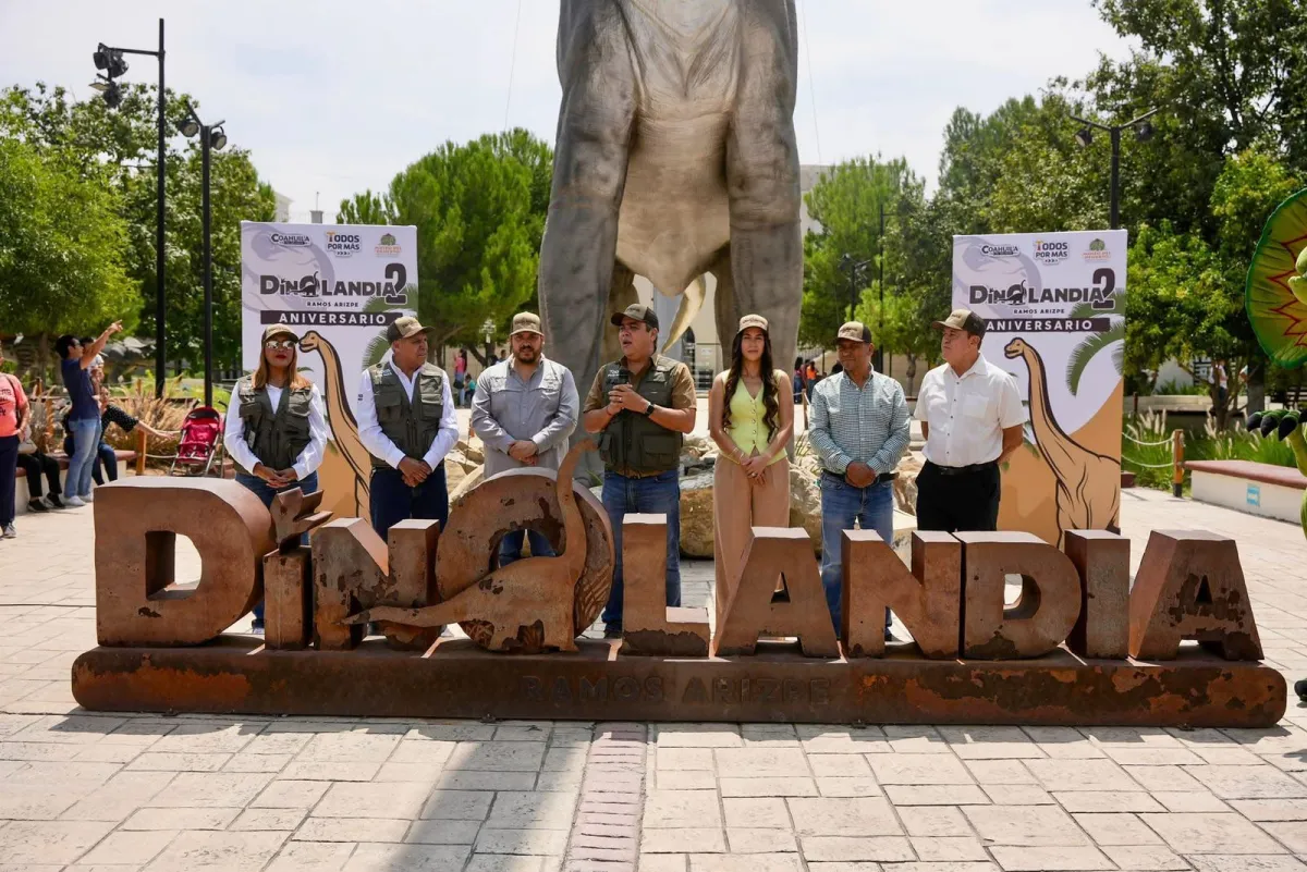 Dinolandia celebra su segundo aniversario con cientos de familias en Ramos Arizpe