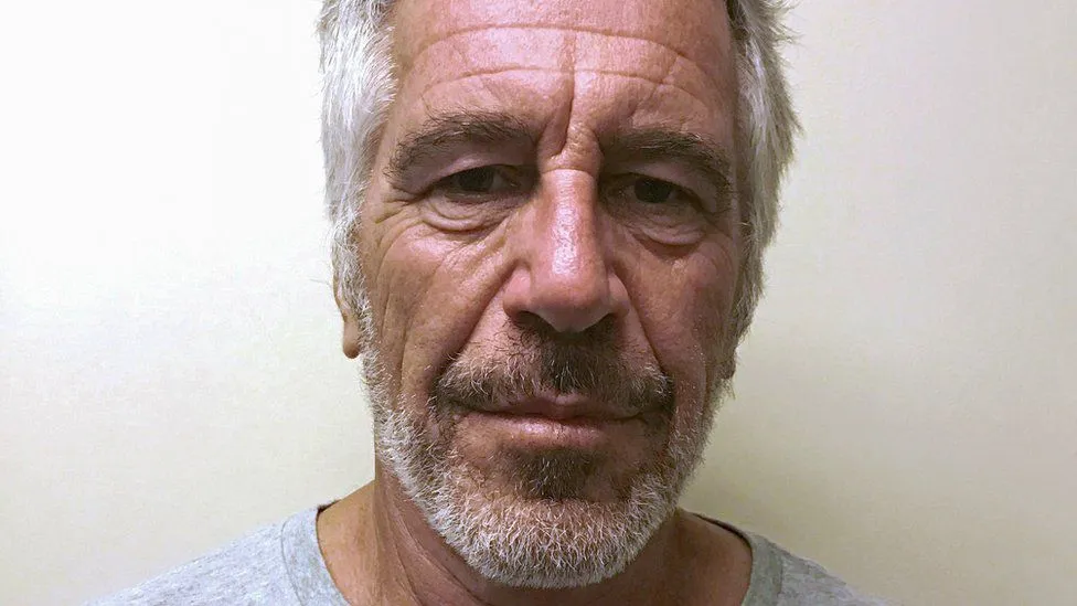 Tribunal de Nueva York revela presunta carta de despedida de Jeffrey Epstein hallada en prisión