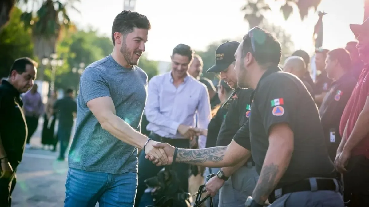 Reconocen a héroes regios que salvaron vidas en Texas: Samuel García ordena su regreso para continuar labores