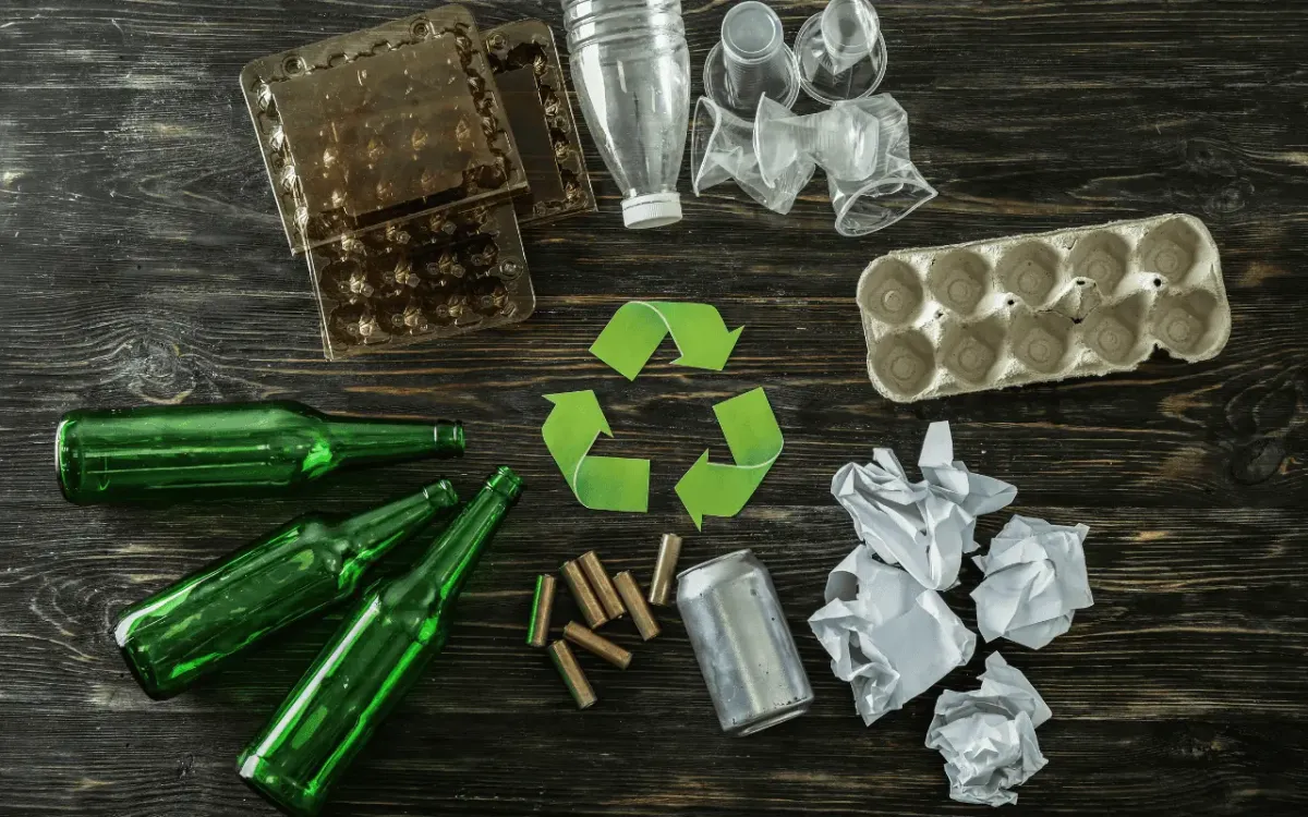 Reciclar desde el automóvil: una iniciativa que busca reducir los residuos en San Pedro