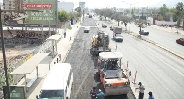 Obras en avenida Raúl Salinas complican la movilidad; trabajos seguirán hasta junio