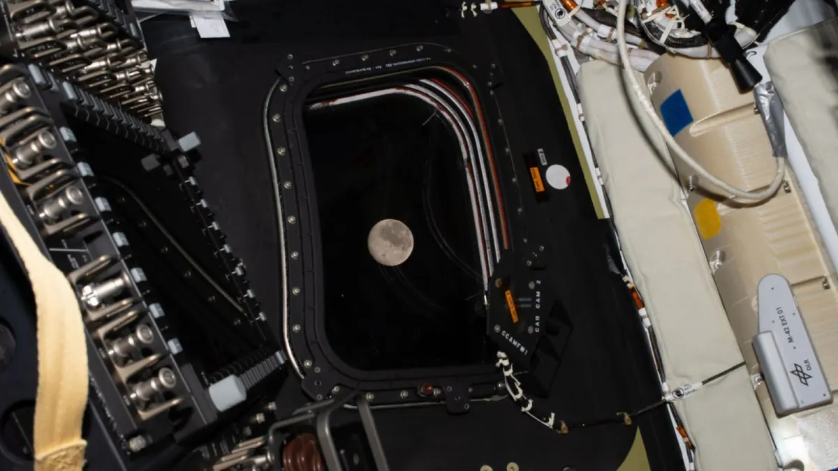 Astronautas de Artemis II detectan al menos 4 impactos de meteoritos y fenómenos inéditos durante su paso por la Luna
