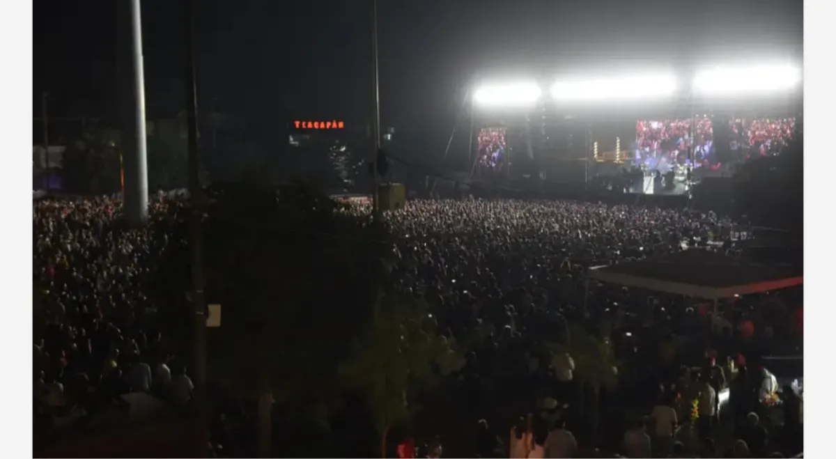 Más de 60 mil personas celebran el Día de las Madres en Torreón con concierto