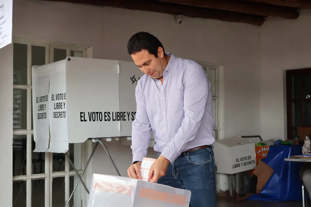 Desde las urnas, Javier Díaz exhorta a la ciudadanía a ejercer su voto