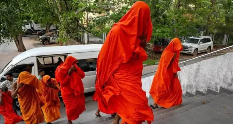 Detienen a 22 monjes budistas con más de 100 kilos de droga en Sri Lanka