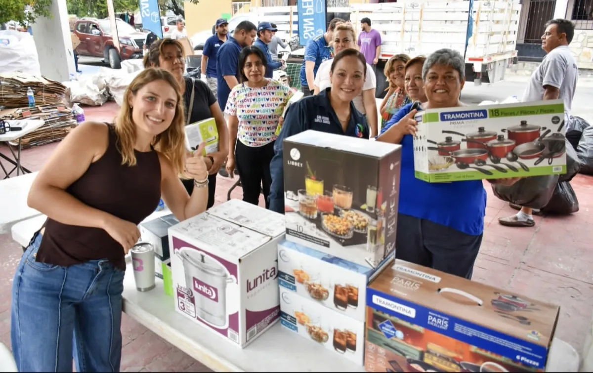 Participan ciudadanos en jornada de Intercambio de Reciclaje en Parque Los Pinos