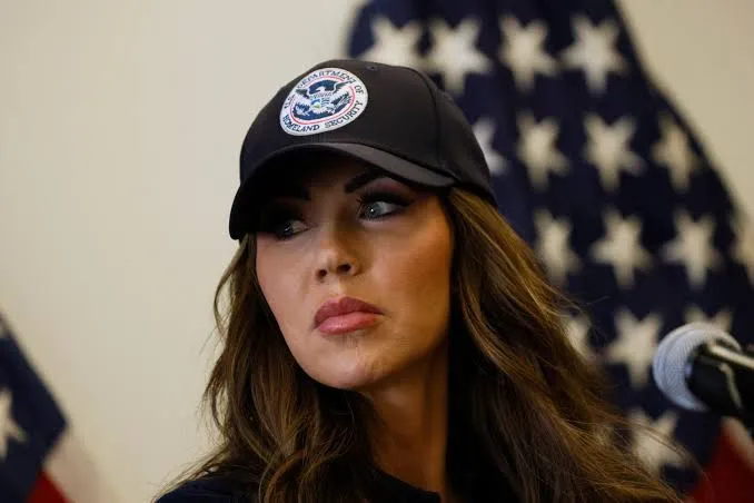 Hospitalizan a Kristi Noem por fuerte reacción alérgica en Washington D. C.