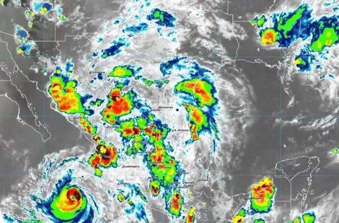 “Flossie” alcanza categoría 3 y se acerca a las costas de Jalisco