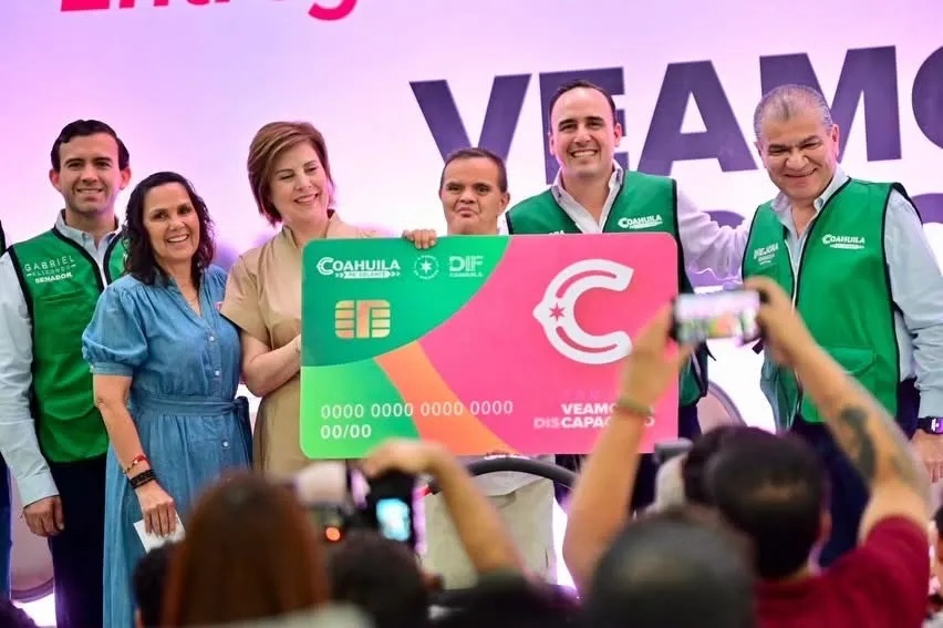 Entregan apoyos de 10 mil pesos a personas con discapacidad en Torreón