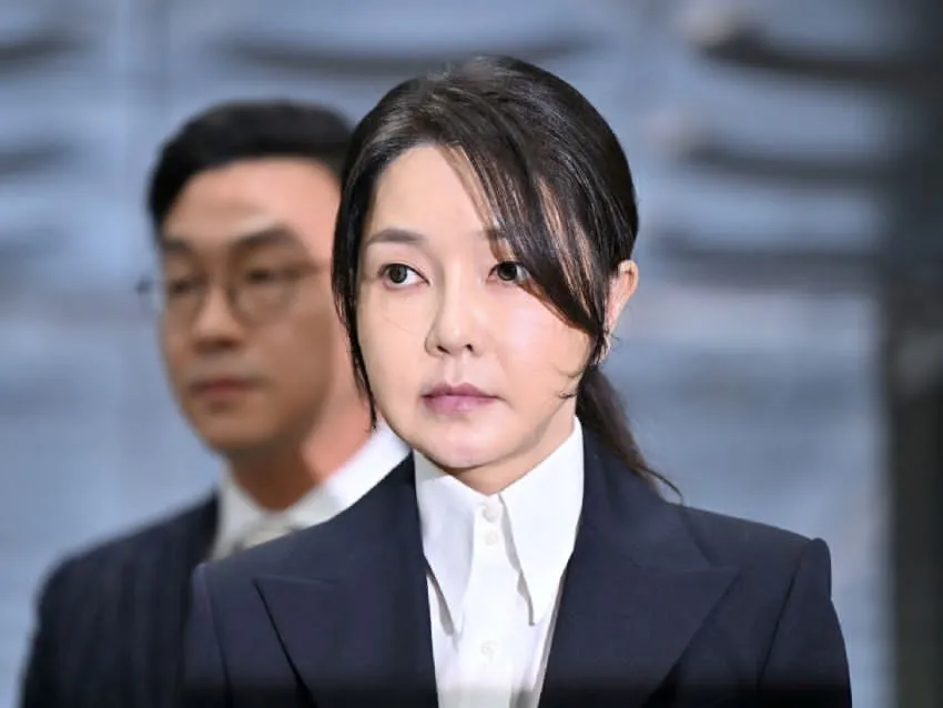 Ex primera dama de Corea del Sur es sentenciada a prisión por aceptar sobornos religiosos
