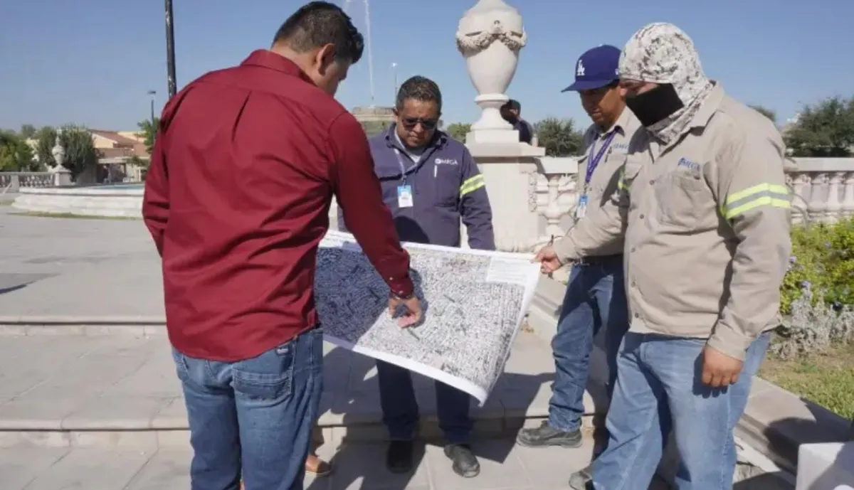 Torreón intensifica el retiro de cables en desuso para una ciudad más limpia y segura