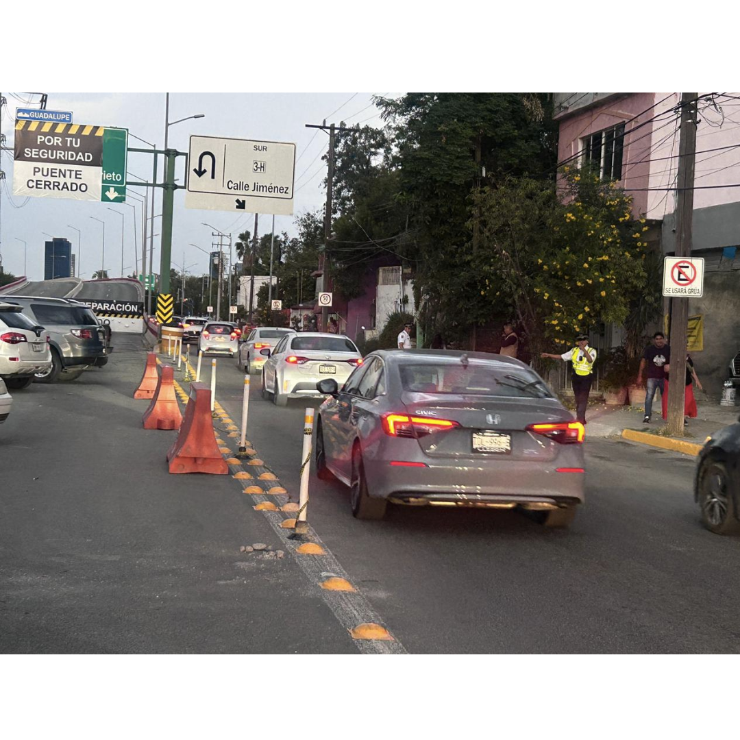 HABILITAN SEGUNDO CARRIL EN MORONES PRIETO PARA MEJORAR TRÁFICO POR OBRAS