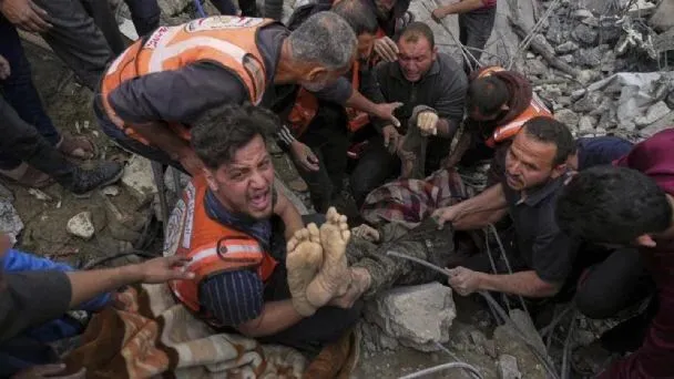 Israel intensifica ataques en Gaza el Domingo de Ramos y ataca un hospital; al menos hay 21 muertos