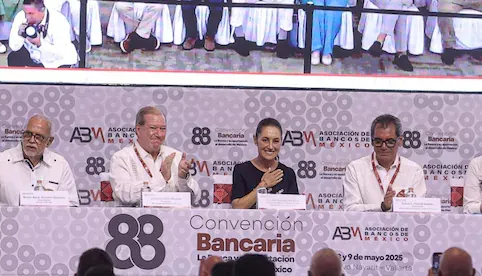 SHEINBAUM PIDE A BANQUEROS AUMENTAR el acceso a creditos mexicanos