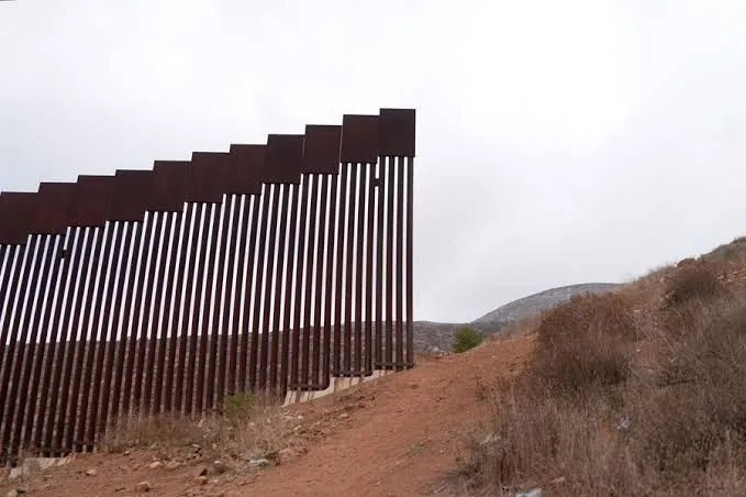 EE.UU amplía su muro fronterizo con México: sumará más de 10 kilometros