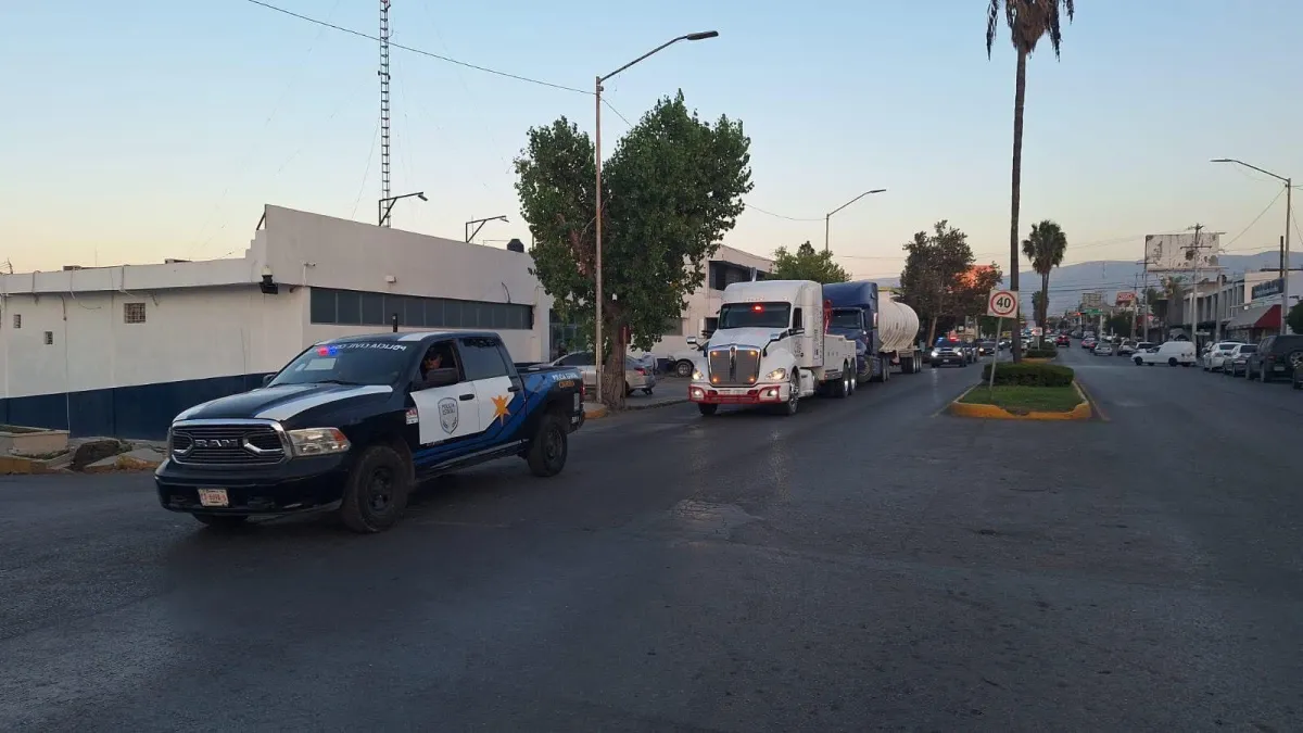 Detiene Policía de Coahuila a dos hombres por robo de hidrocarburo en la carretera Saltillo–Torreón