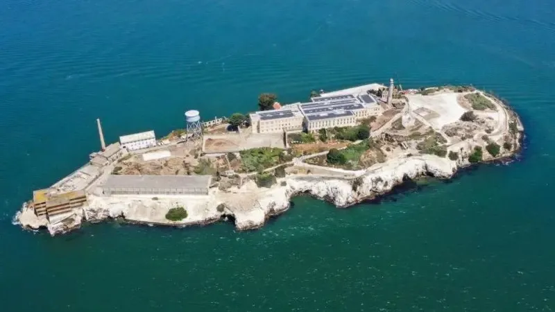 Trump anuncia reapertura y ampliación de la prisión de Alcatraz como símbolo de “ley y orden”