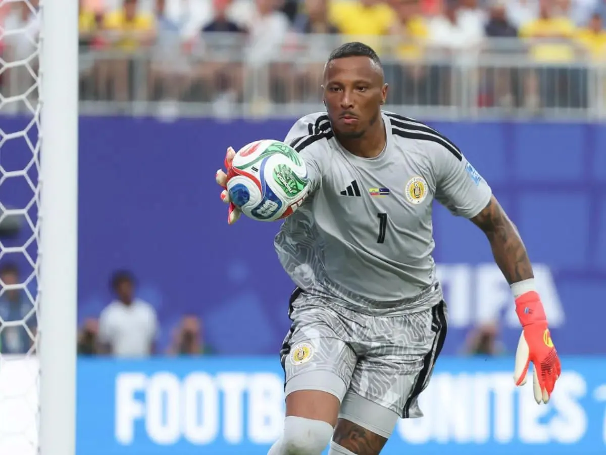 Portero de Curazao duplica sus seguidores tras romper récord de atajadas en el Mundial 2026