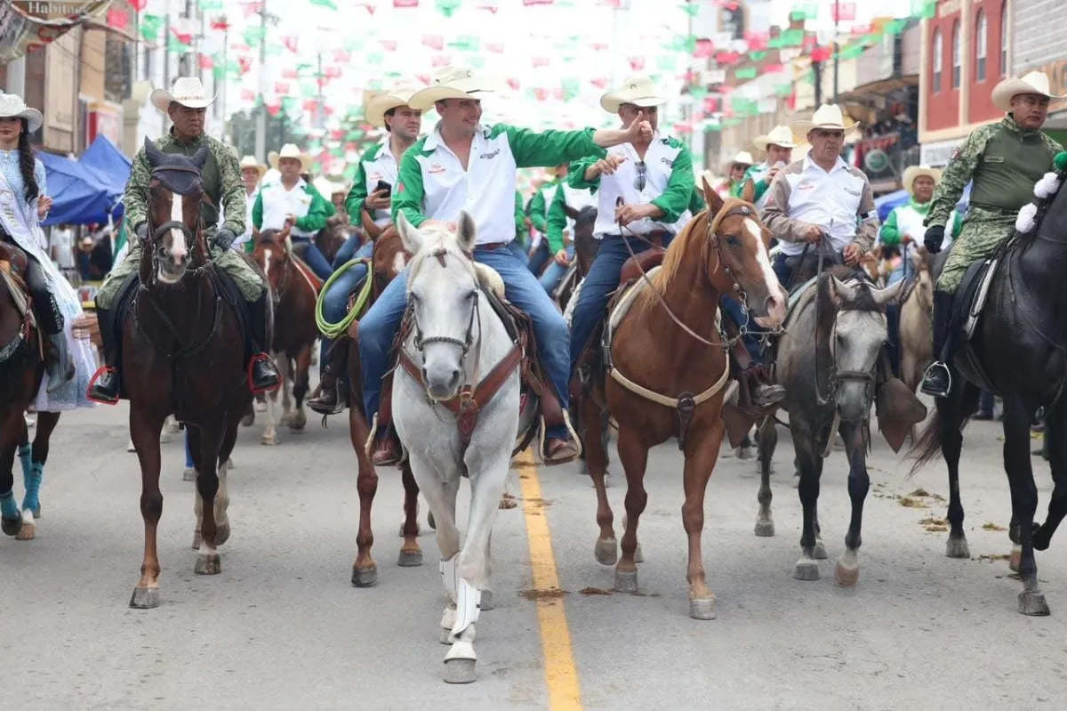 Más de 10 mil jinetes participaron en la Gran Cabalgata de Sabinas 2025