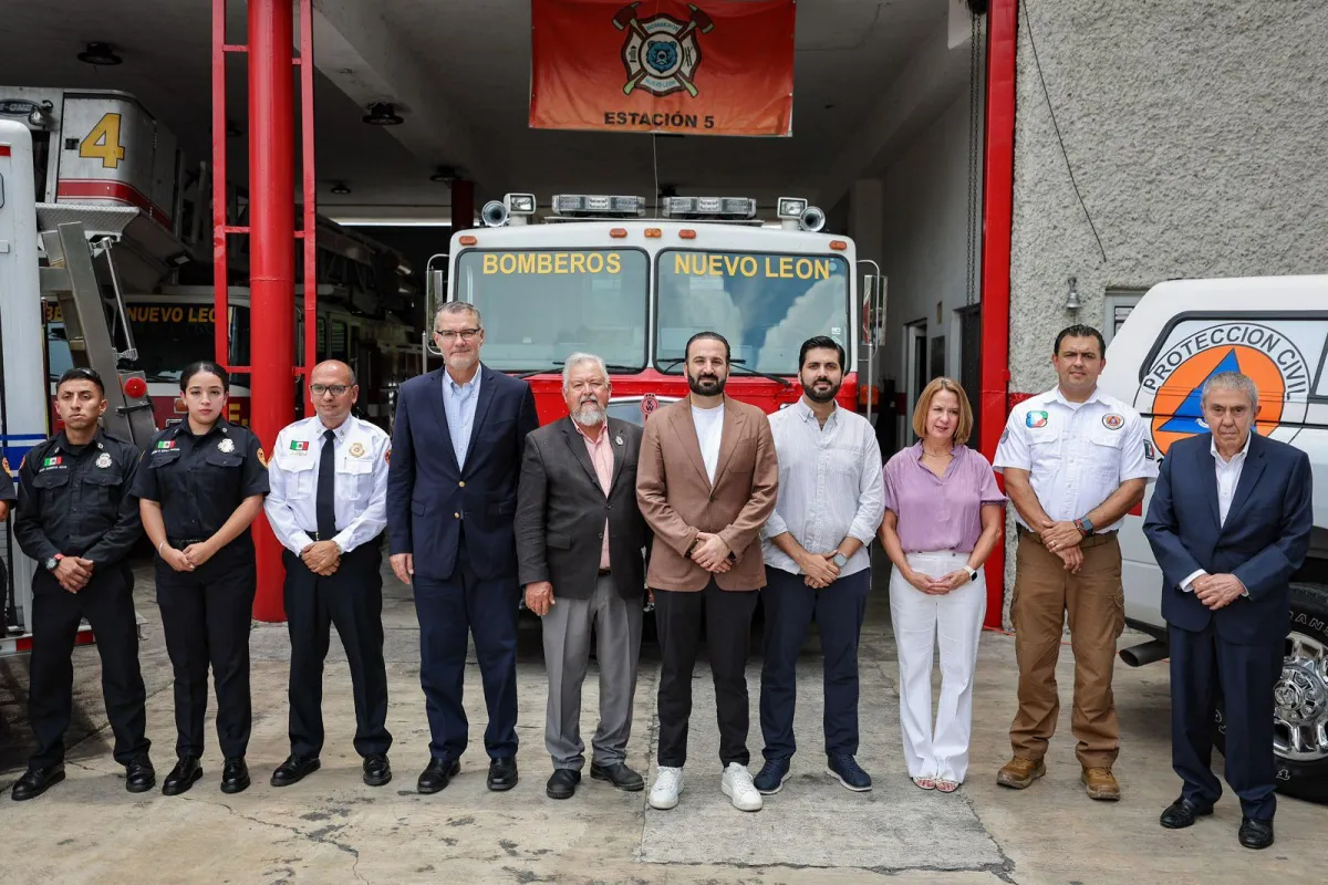 San Pedro reconoce la valentía y trayectoria de los Bomberos en su día