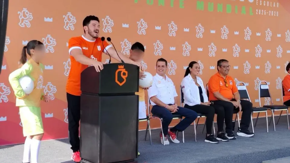 Nuevo León construirá más de 300 canchas escolares rumbo al Mundial 2026