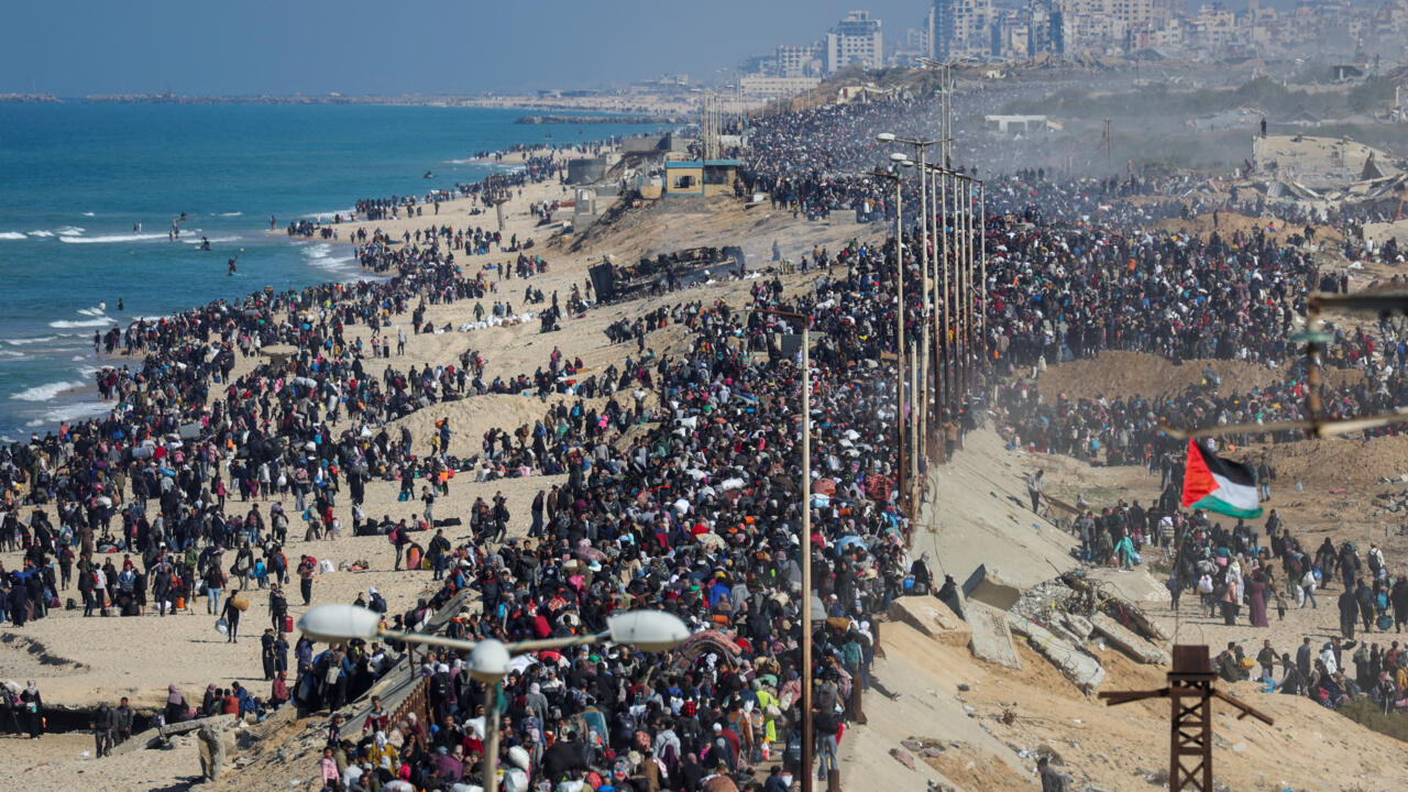 Palestinos Regresan a sus Hogares en Gaza tras un Año de Guerra