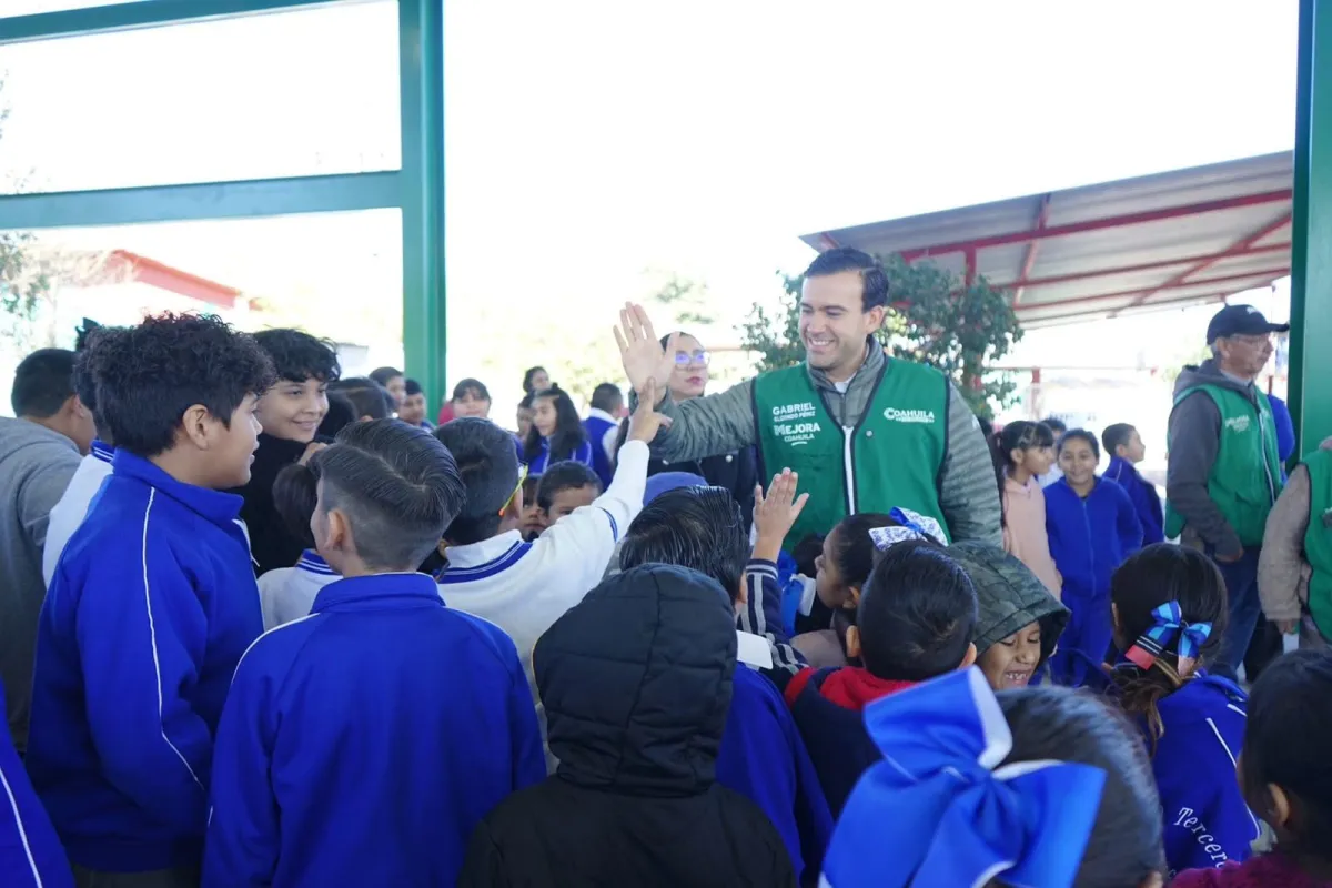 Entregan nueva techumbre escolar en Saltillo a través de Mejora Coahuila