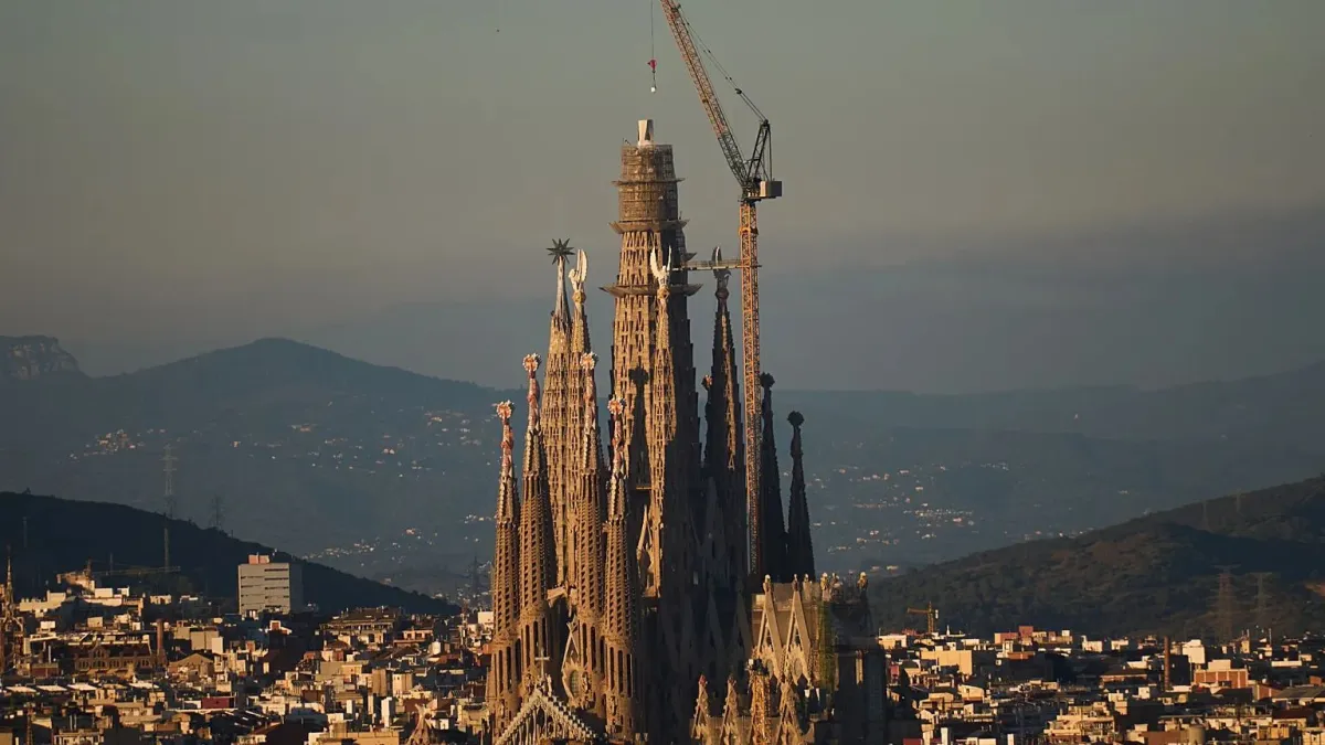 La Sagrada Familia se convierte en la iglesia más alta del mundo