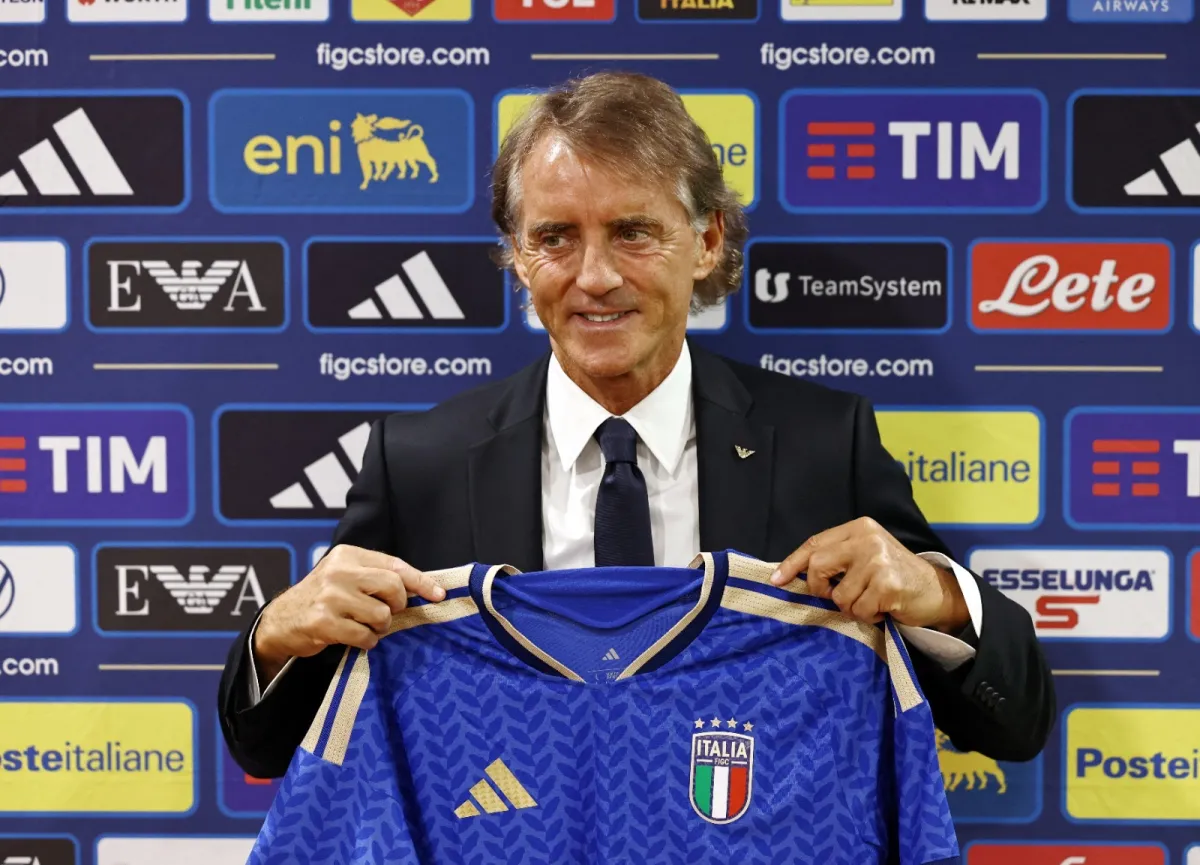 Italia consigue entrenador con Roberto Mancini con la obligación de regresar a la selección a un Mundial