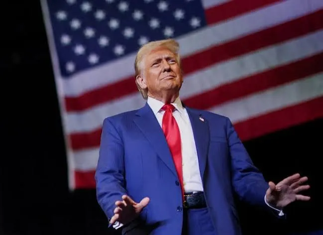 Trump ofrece “acuerdos justos” pero advierte: los aranceles siguen en pie