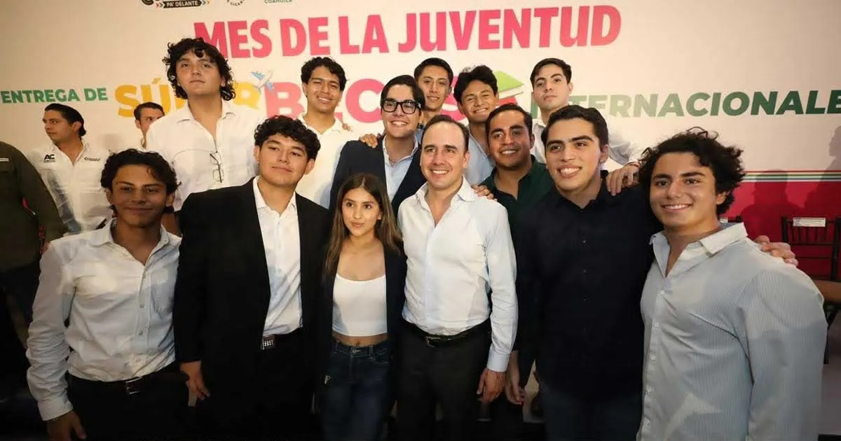 Entregan Súper Becas Internacionales a jóvenes de Coahuila