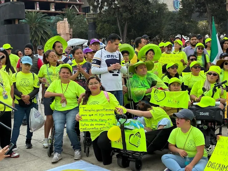 “No son favores, son derechos”: marchan en CDMX para exigir inclusión real