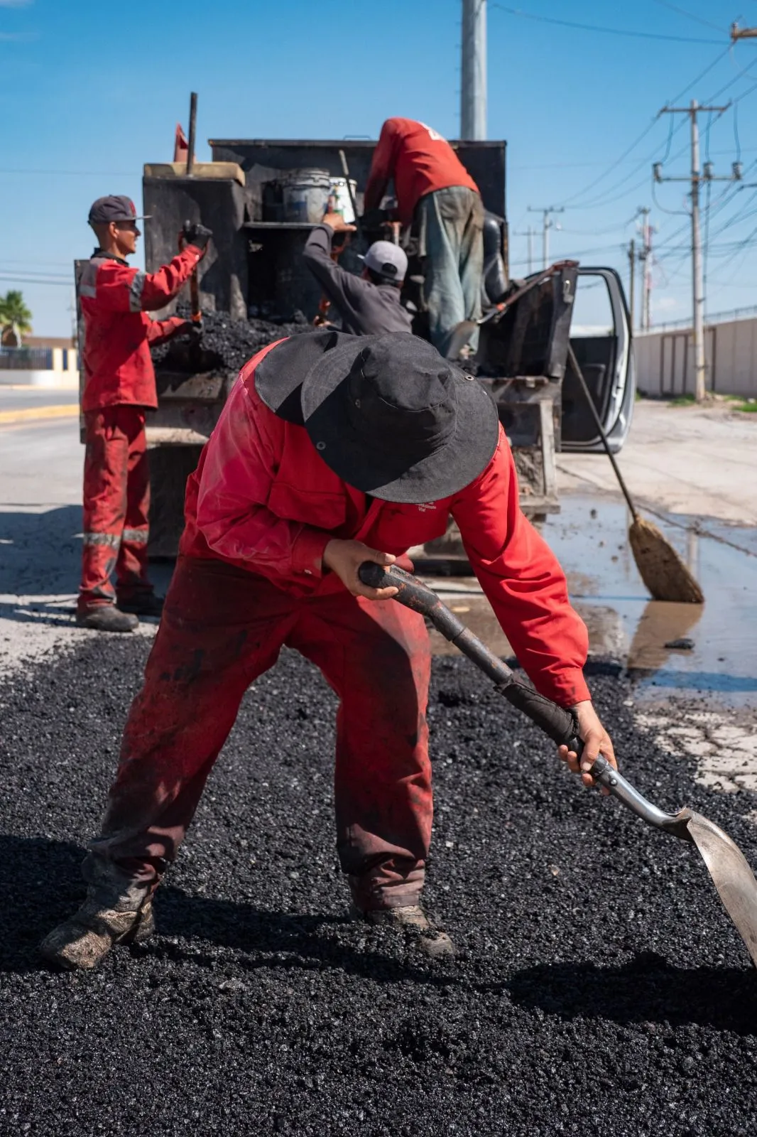 Refuerzan revisión de semáforos y pavimento tras lluvias en torreón