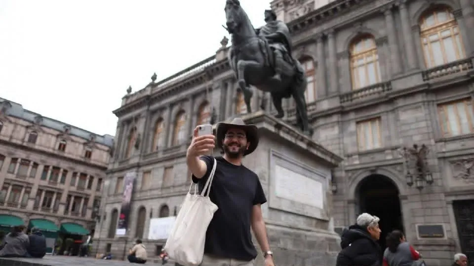 Cae 10.2% la llegada de turistas de EU a México