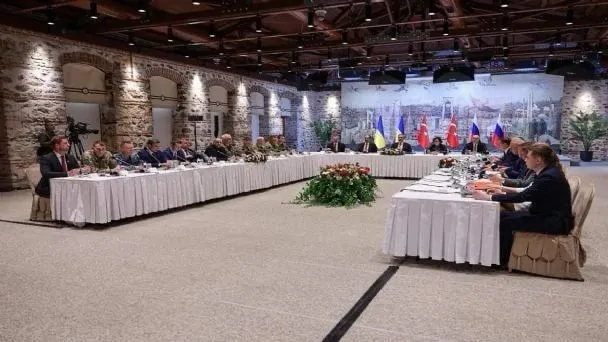 Rusia y Ucrania acuerdan canjear un total de dos mil prisioneros tras primer encuentro