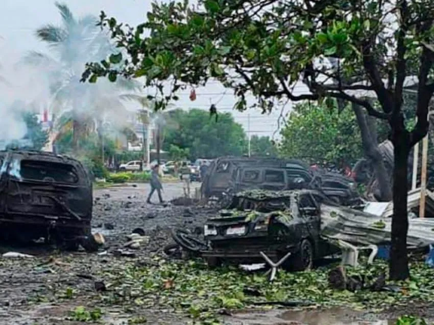 Explosión en Coahuayana, Michoacán: camioneta que estalló y dejó cinco muertos salió desde Colima