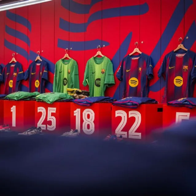 PSG y Barcelona subastarán camisetas para apoyar a la Fundación Xana